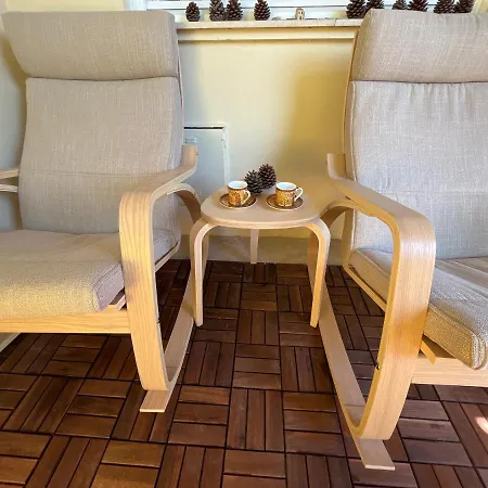 Počitniška hiša Pine Tree Holiday House *