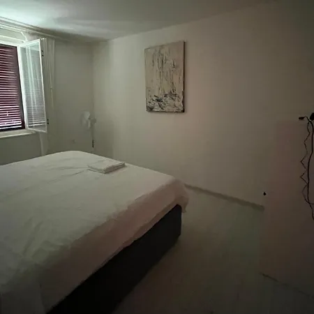 Počitniška hiša Pine Tree Holiday House Koper